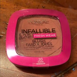 L'Oreal Infallible Blush - Daring Rosewood
